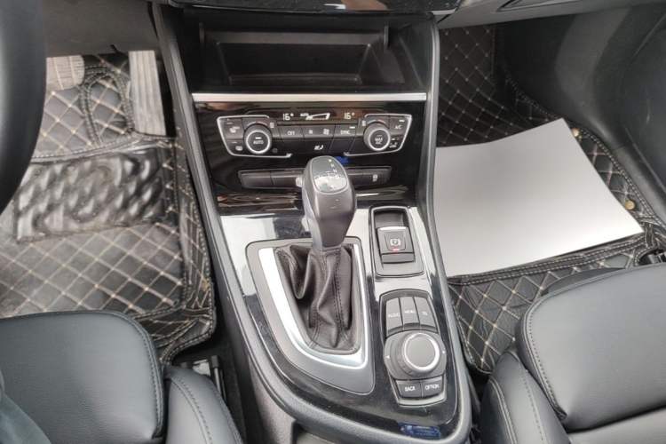 Used BMW 2 Series Active Tourer 2015 218i Leading Model Gear Lever