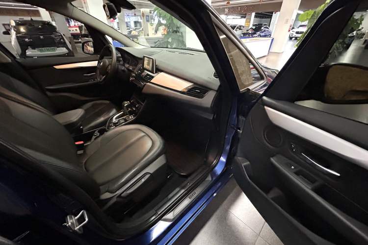 Used BMW 2 Series Active Tourer 2015 218i Leading Model Interior 12