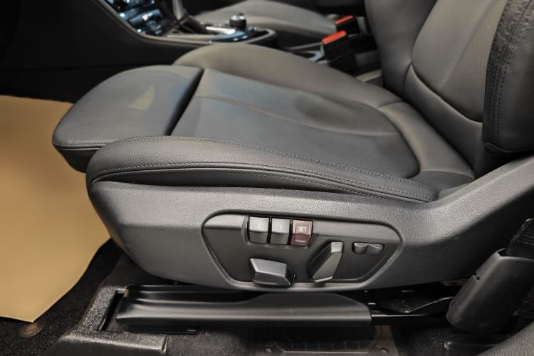 Used BMW 2 Series Active Tourer 2015 218i Sports Design Package Interior 4