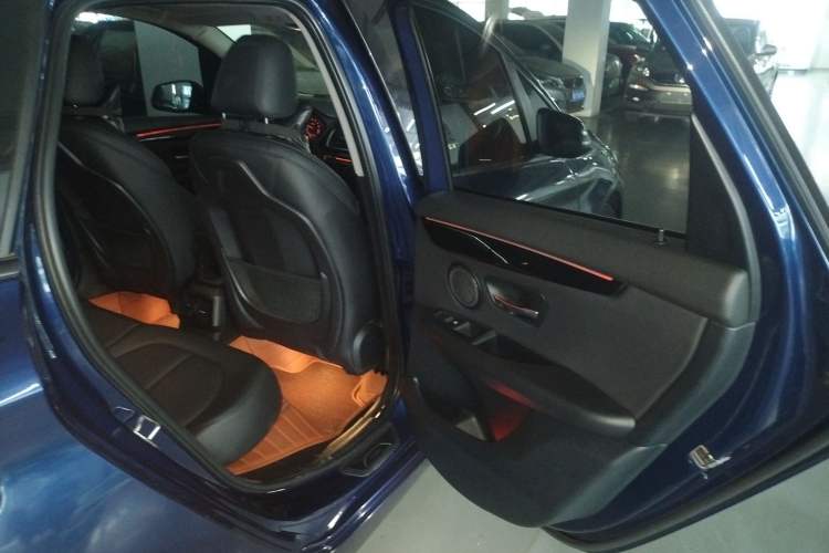 Used BMW 2 Series Active Tourer 2015 218i Sports Design Package Interior 6