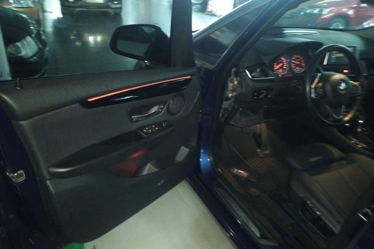 Used BMW 2 Series Active Tourer 2015 218i Sports Design Package Interior 7