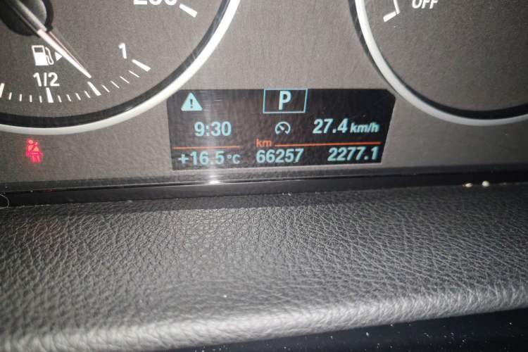 Used BMW 2 Series Active Tourer 2015 218i Sports Design Package Odometer Close Up