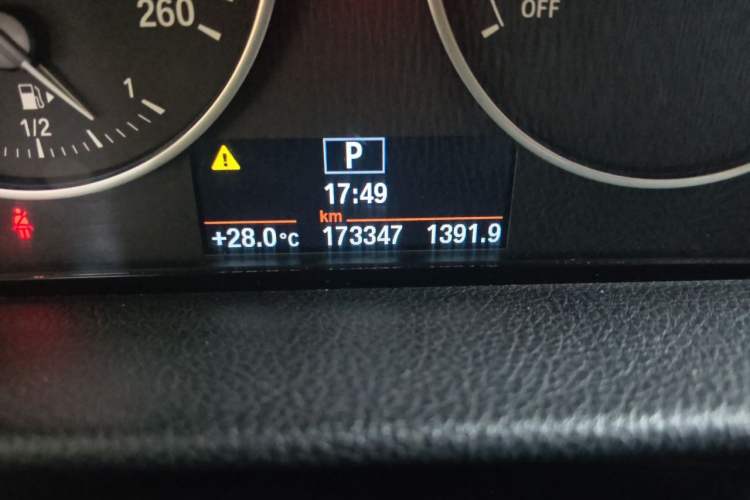 Used BMW 2 Series Active Tourer 2015 218i Sports Design Package Odometer Close Up