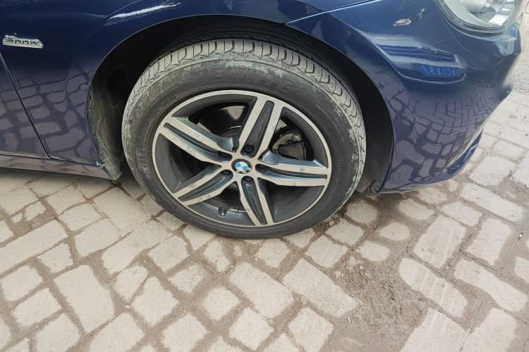 Used BMW 2 Series Active Tourer 2015 218i Sports Design Package Right Front Wheel Hub