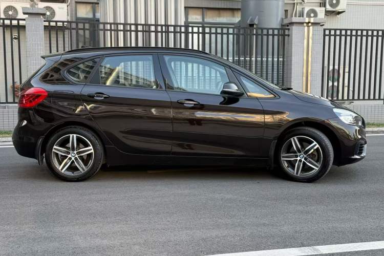 Used BMW 2 Series Active Tourer 2015 218i Sports Design Package Exterior 10