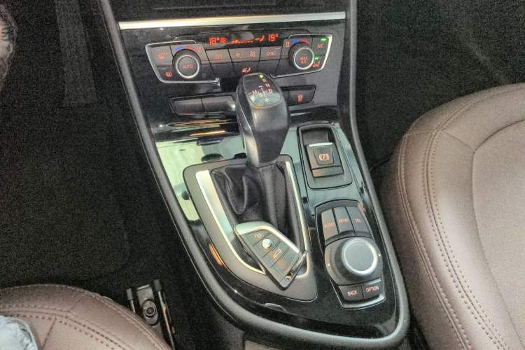 Used BMW 2 Series Active Tourer 2015 218i Leading Model Gear Lever
