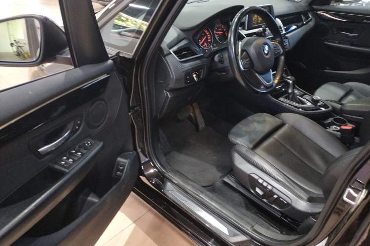 Used BMW 2 Series Active Tourer 2015 218i Sports Design Package Interior 3