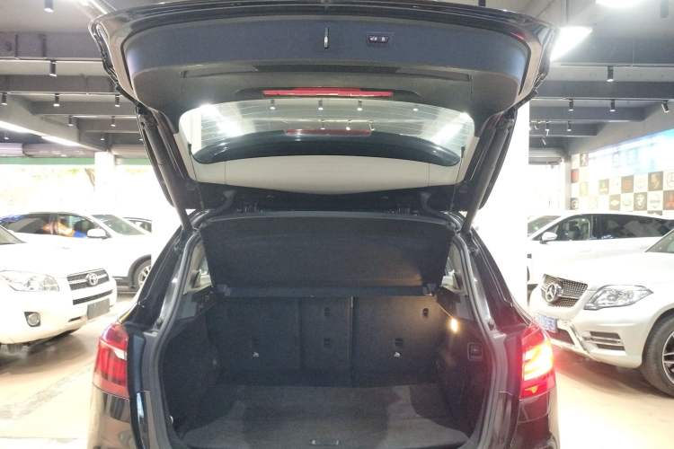 Used BMW 2 Series Active Tourer 2015 218i Sports Design Package Trunk