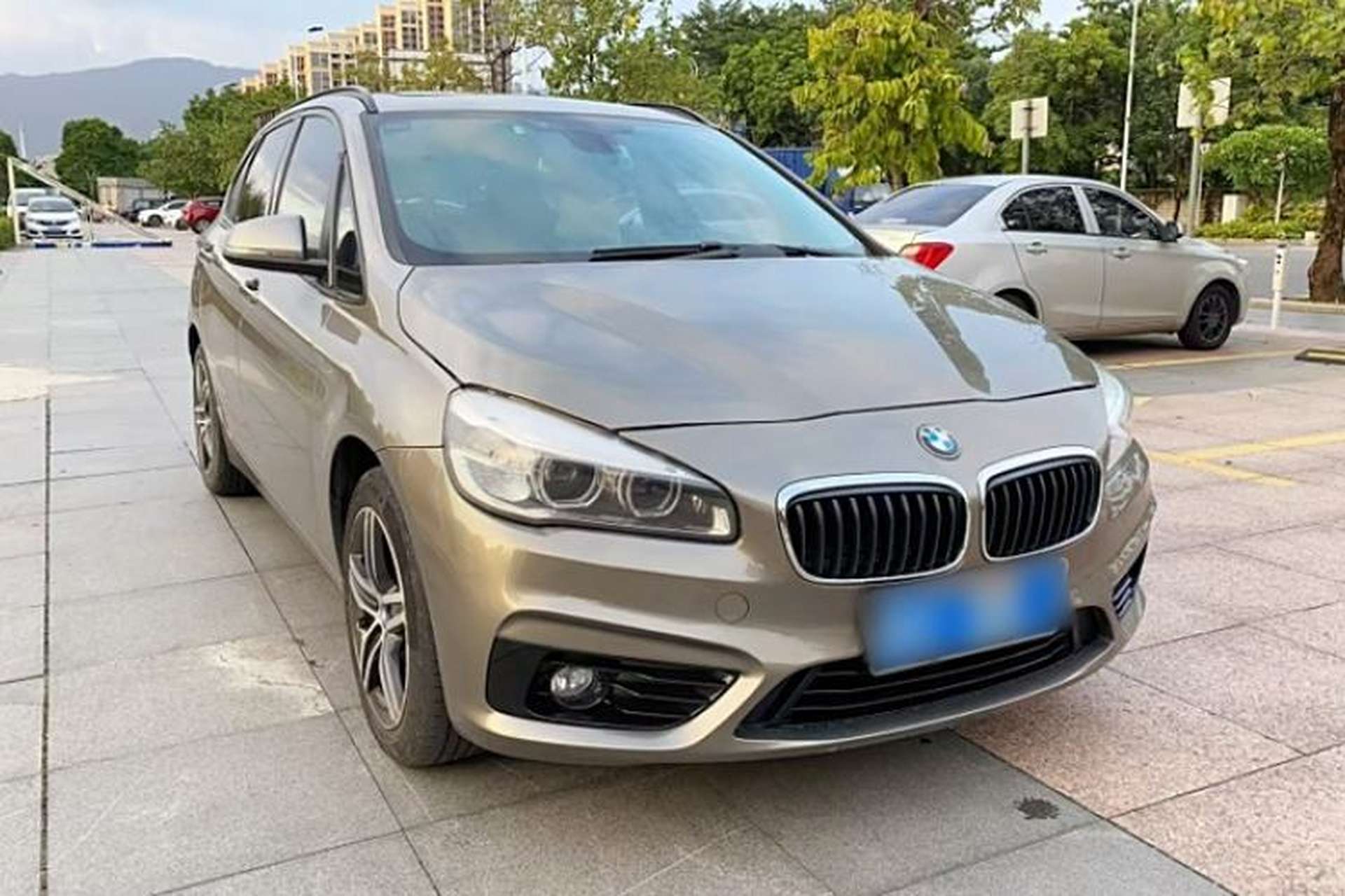 Used BMW 2 Series Active Tourer 2015 218i Sports Design Package Exterior 2