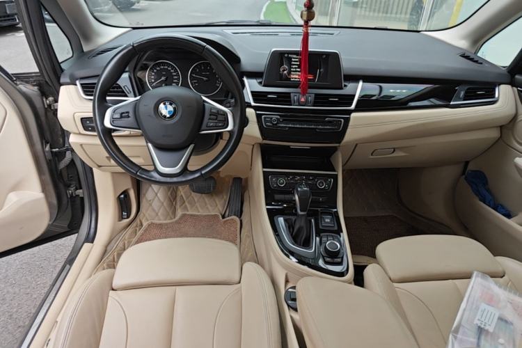 Used BMW 2 Series Active Tourer 2015 218i Sports Design Package Center Console