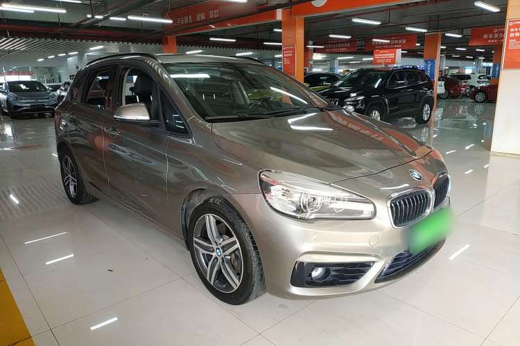 Used BMW 2 Series Active Tourer 2015 218i Sports Design Package Front Right 45 Deg