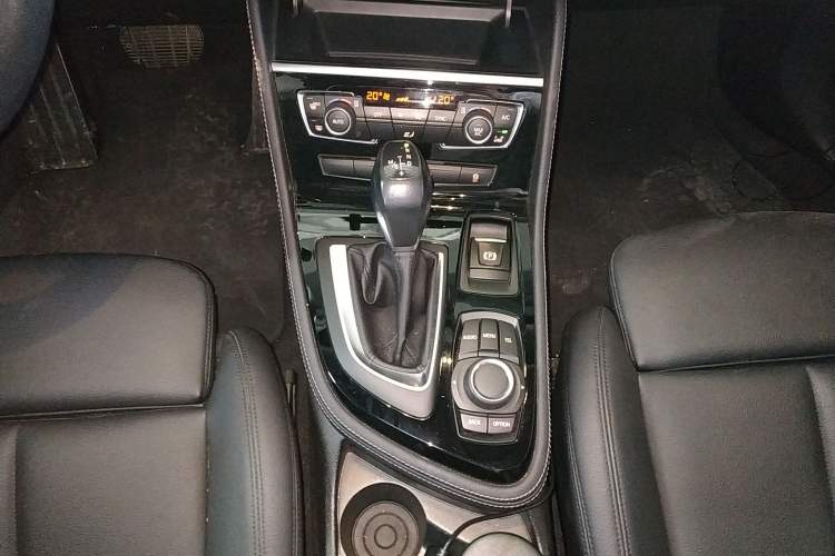Used BMW 2 Series Active Tourer 2015 218i Sports Design Package Gear Lever
