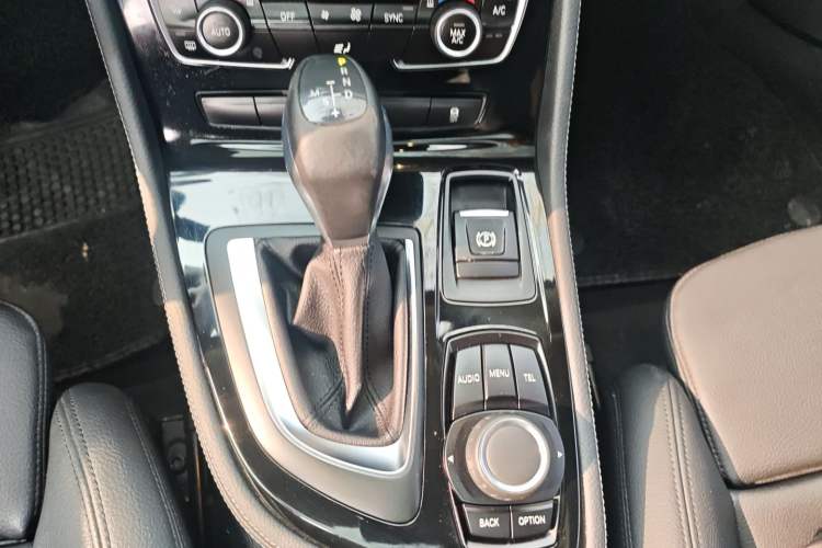 Used BMW 2 Series Active Tourer 2015 218i Sports Design Package Gear Lever
