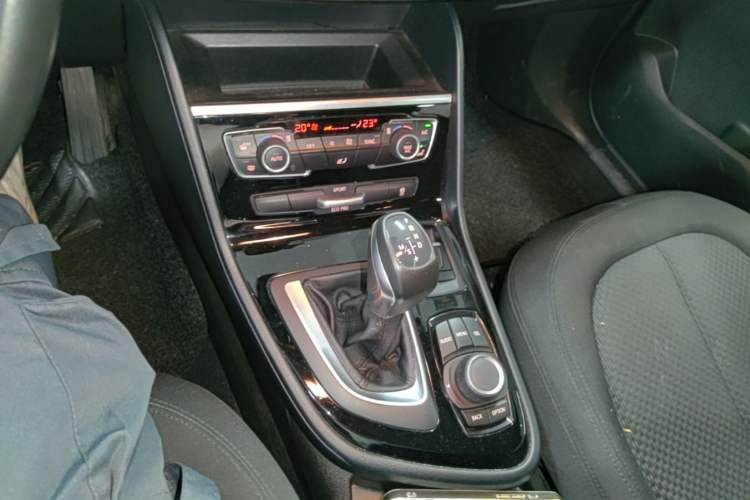 Used BMW 2 Series Active Tourer 2015 218i Leading Model Gear Lever