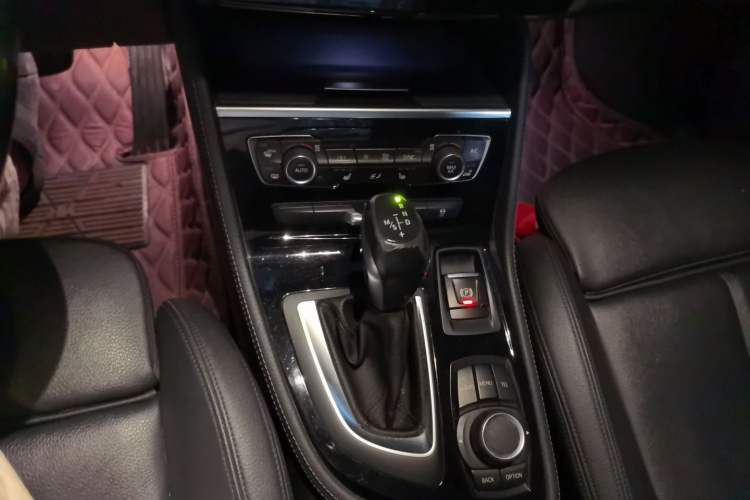 Used BMW 2 Series Active Tourer 2015 218i Sports Design Package Gear Lever