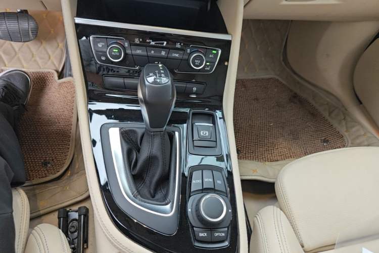 Used BMW 2 Series Active Tourer 2015 218i Sports Design Package Gear Lever