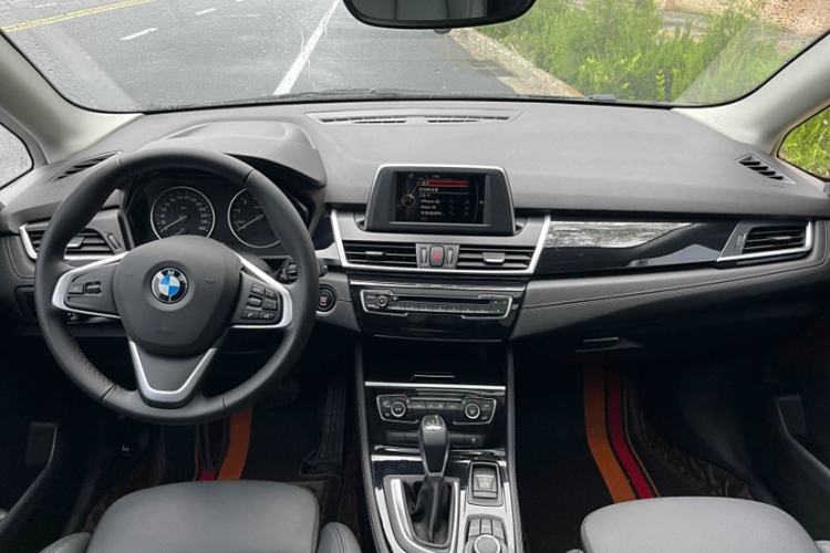 Used BMW 2 Series Active Tourer 2015 218i Sports Design Package Interior 3
