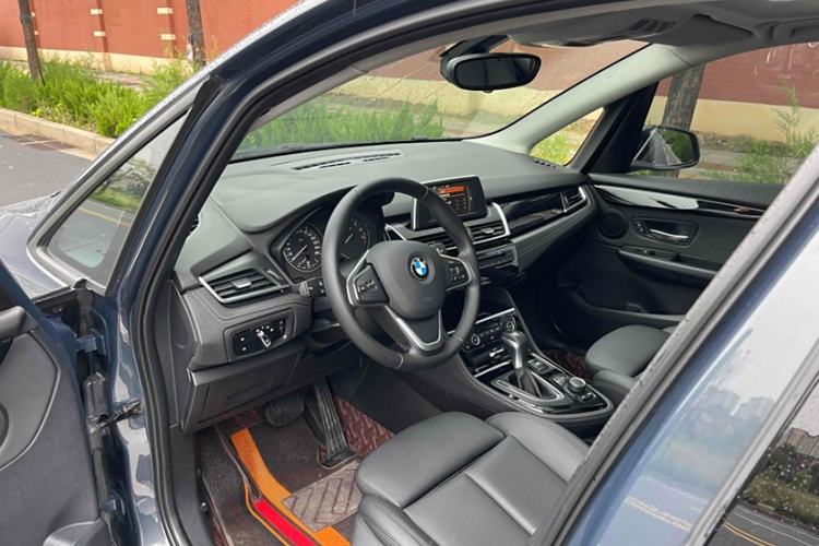 Used BMW 2 Series Active Tourer 2015 218i Sports Design Package Interior 5