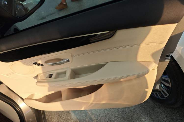 Used BMW 2 Series Active Tourer 2015 218i Leading Model Interior 5
