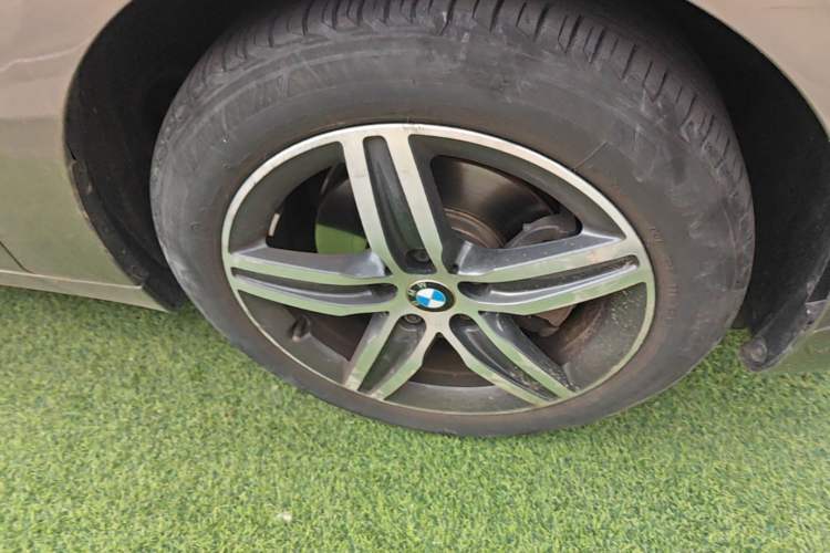 Used BMW 2 Series Active Tourer 2015 218i Sports Design Package Right Front Wheel Hub