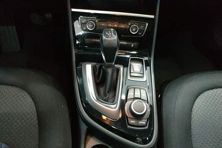 Used BMW 2 Series Active Tourer 2015 218i Leading Model Gear Lever