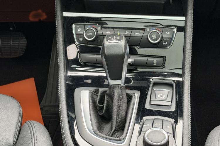 Used BMW 2 Series Active Tourer 2015 218i Sports Design Package Gear Lever