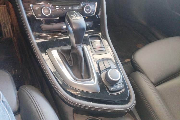 Used BMW 2 Series Active Tourer 2015 218i Sports Design Package Gear Lever