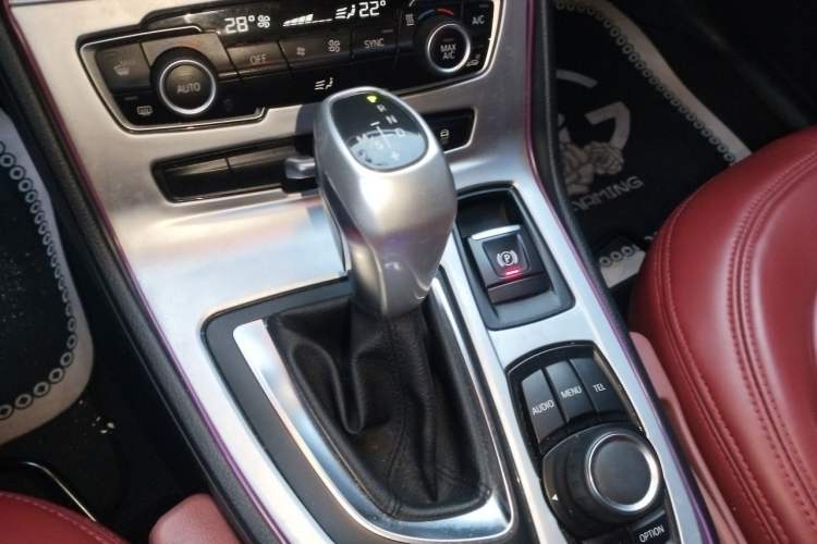 Used BMW 2 Series Active Tourer 2015 218i Leading Model Gear Lever