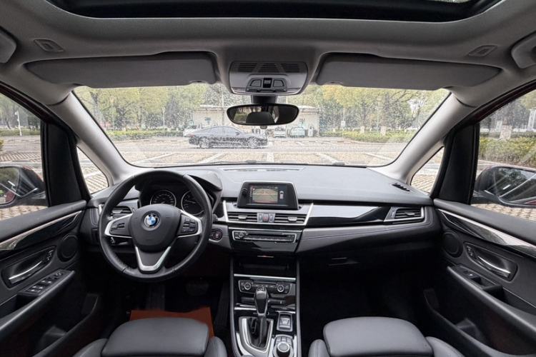 Used BMW 2 Series Active Tourer 2015 218i Sports Design Package Interior 4
