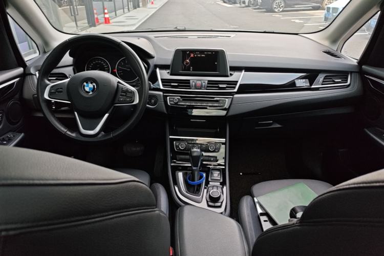 Used BMW 2 Series Active Tourer 2015 218i Sports Design Package Center Console