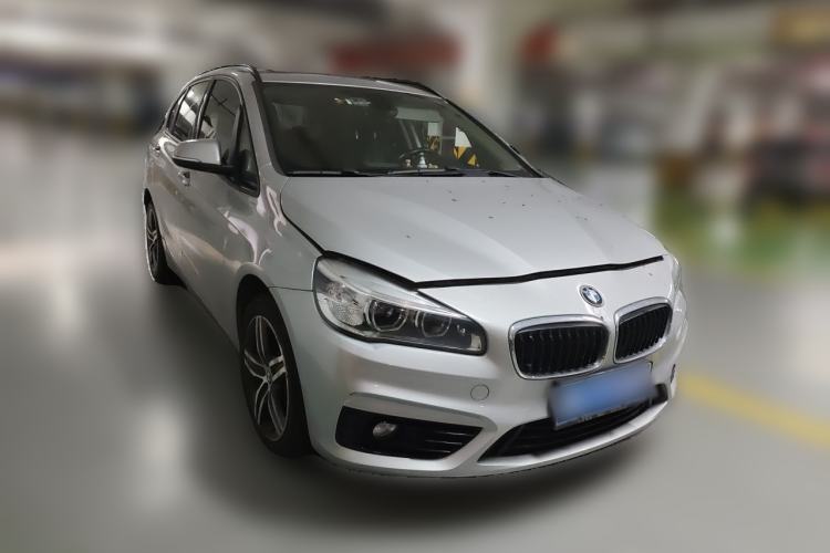 Used BMW 2 Series Active Tourer 2015 218i Sports Design Package Front Right 45 Deg