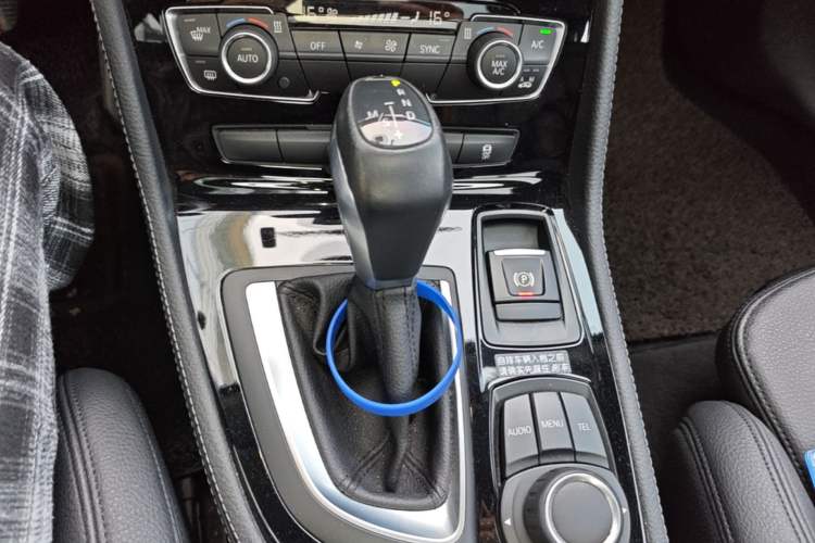 Used BMW 2 Series Active Tourer 2015 218i Sports Design Package Gear Lever