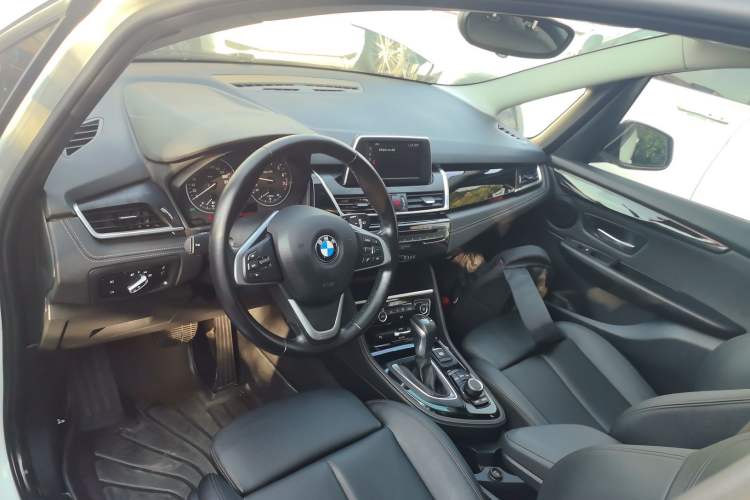 Used BMW 2 Series Active Tourer 2015 218i Sports Design Package Center Console