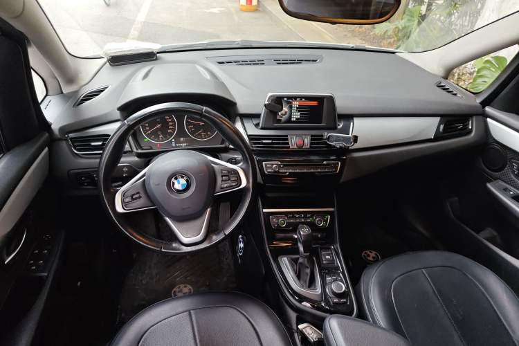 Used BMW 2 Series Active Tourer 2015 218i Leading Model Center Console