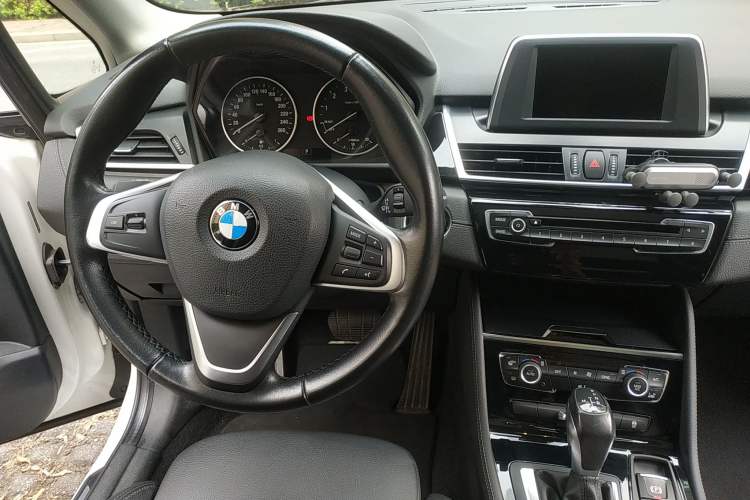 Used BMW 2 Series Active Tourer 2015 218i Sports Design Package Center Console