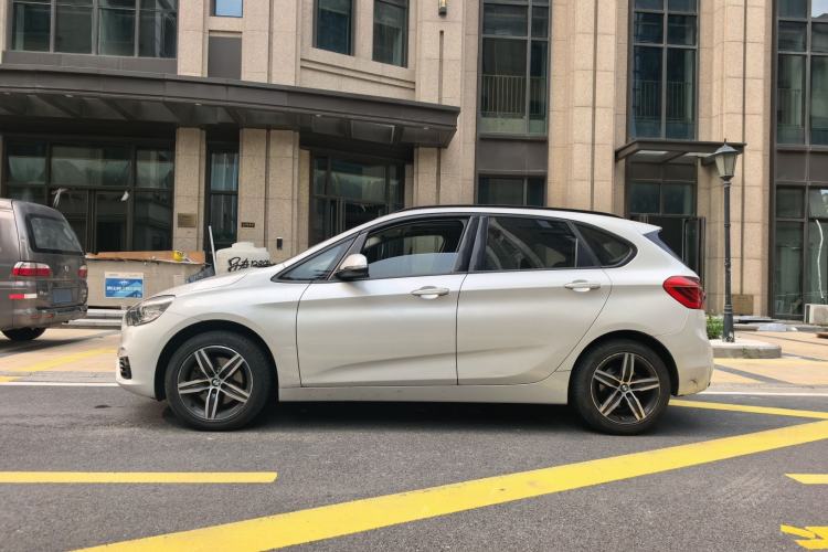 Used BMW 2 Series Active Tourer 2015 218i Sports Design Package Exterior 2
