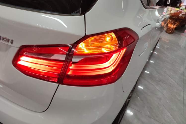 Used BMW 2 Series Active Tourer 2015 218i Sports Design Package Exterior 3