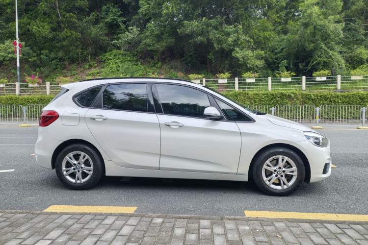 Used BMW 2 Series Active Tourer 2015 218i Leading Model Exterior 6