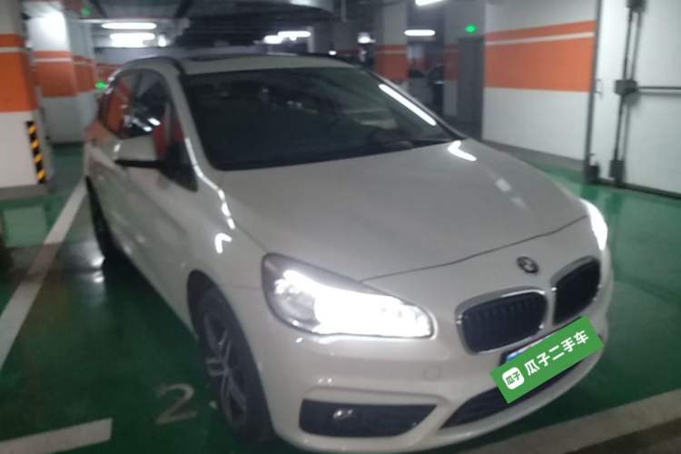 Used BMW 2 Series Active Tourer 2015 218i Sports Design Package Front Right 45 Deg
