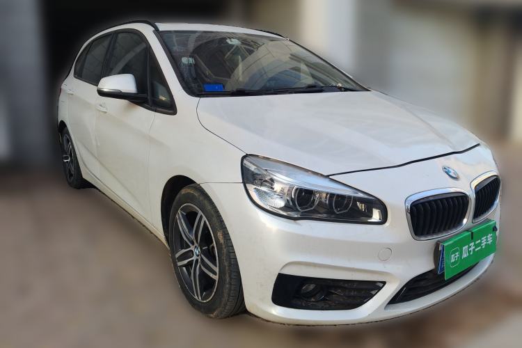 Used BMW 2 Series Active Tourer 2015 218i Sports Design Package Front Right 45 Deg