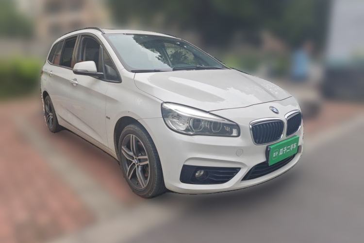 Used BMW 2 Series Active Tourer 2015 218i Sports Design Package Front Right 45 Deg
