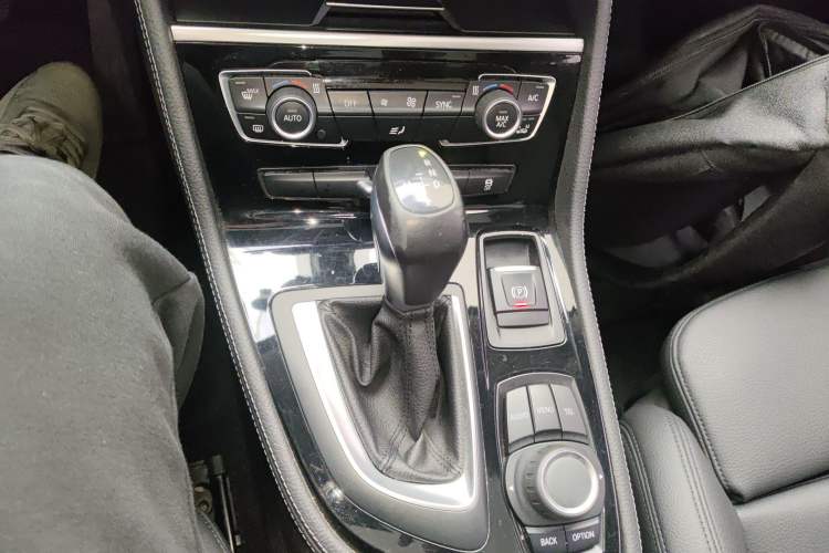 Used BMW 2 Series Active Tourer 2015 218i Sports Design Package Gear Lever