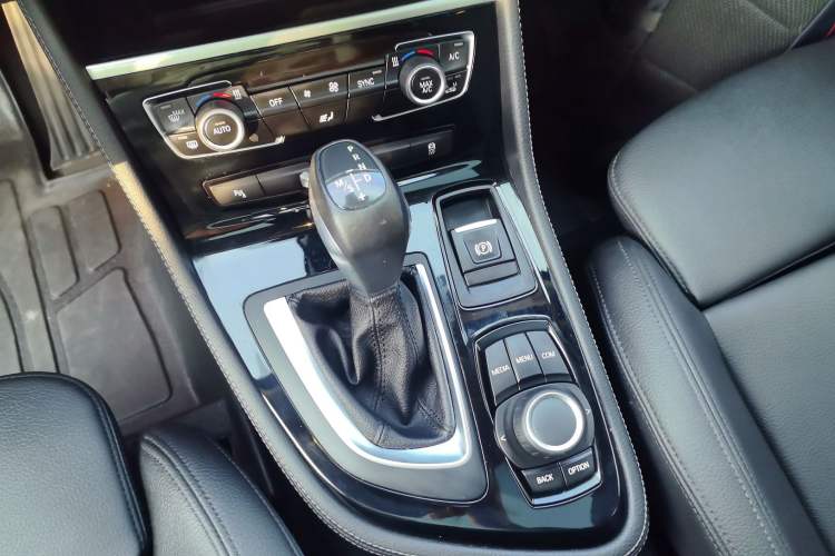 Used BMW 2 Series Active Tourer 2015 218i Sports Design Package Gear Lever