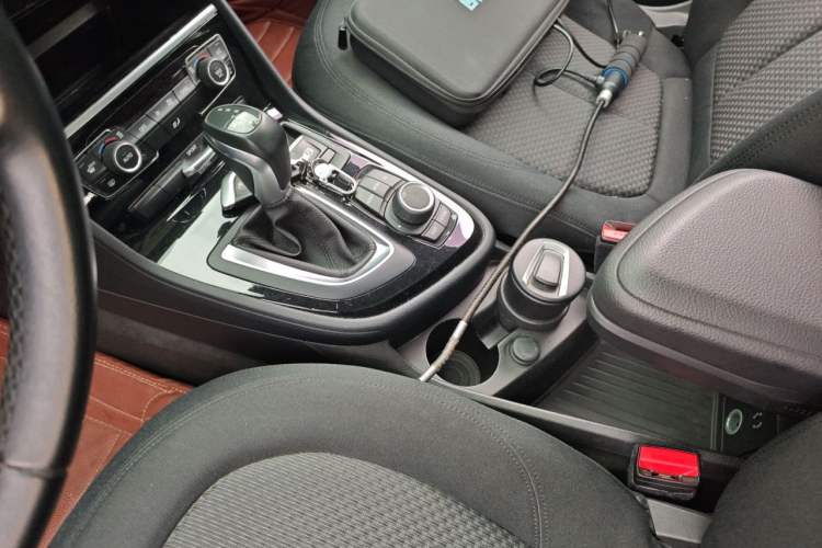 Used BMW 2 Series Active Tourer 2015 218i Leading Model Gear Lever