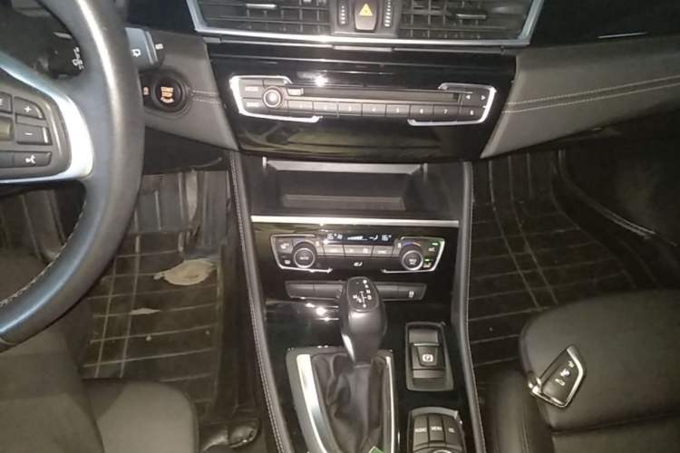 Used BMW 2 Series Active Tourer 2015 218i Sports Design Package Gear Lever