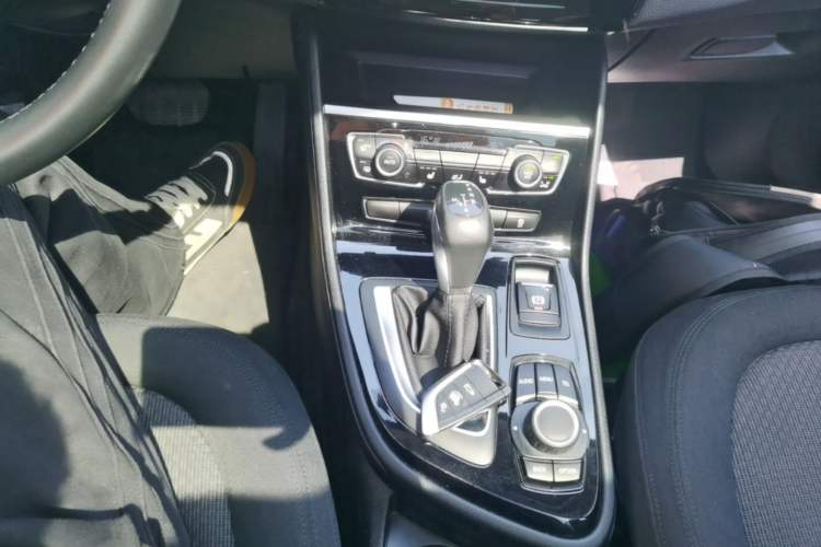 Used BMW 2 Series Active Tourer 2015 218i Leading Model Gear Lever