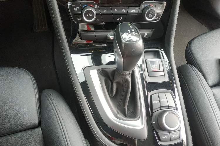 Used BMW 2 Series Active Tourer 2015 218i Sports Design Package Gear Lever