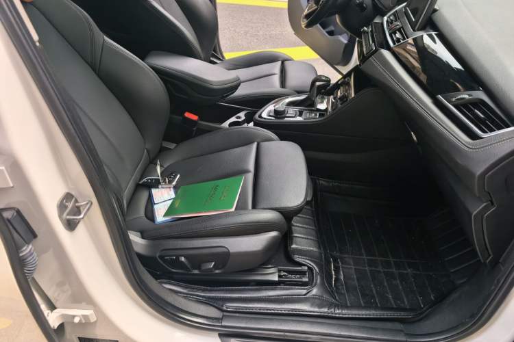 Used BMW 2 Series Active Tourer 2015 218i Sports Design Package Interior 1