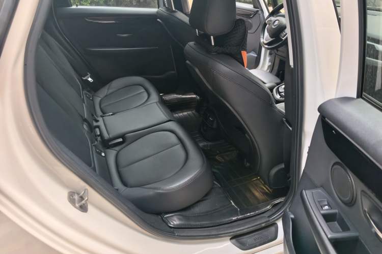 Used BMW 2 Series Active Tourer 2015 218i Sports Design Package Interior 2