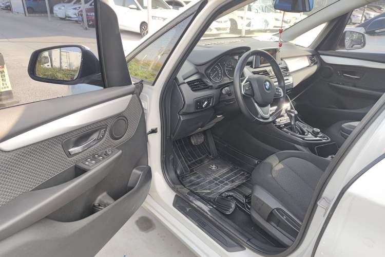 Used BMW 2 Series Active Tourer 2015 218i Leading Model Interior 3